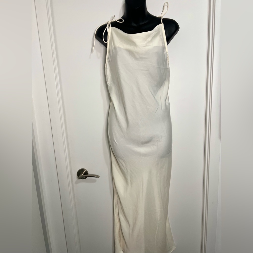 Brand new JLUXLABEL ivory dress